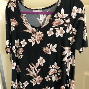 Lularoe Floral Perfect T